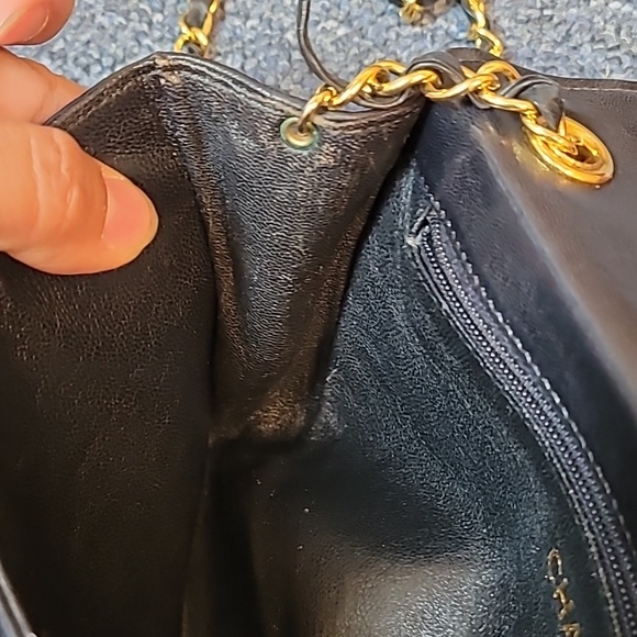 Chanel Vintage  Black Shoulder Bag with Gold Chain - Picture 7 of 12